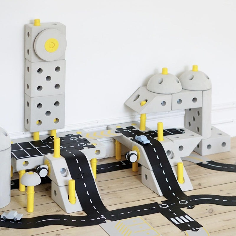 Road-Play Kit — 64 pcs